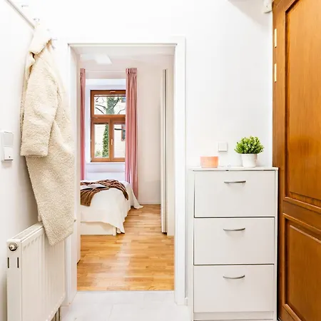 Days - One Bedroom With Tv, 5 Minutes To National Museum *