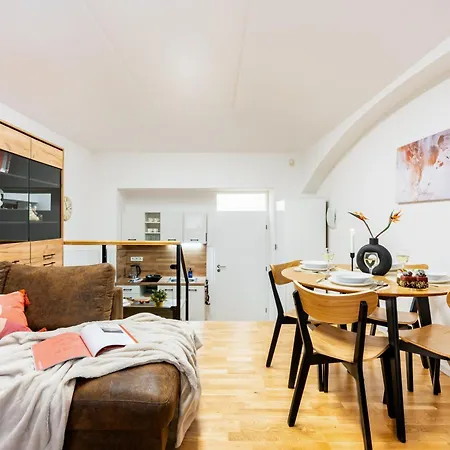 Days - One Bedroom With Tv & Netflix, 5 Minutes To National Museum